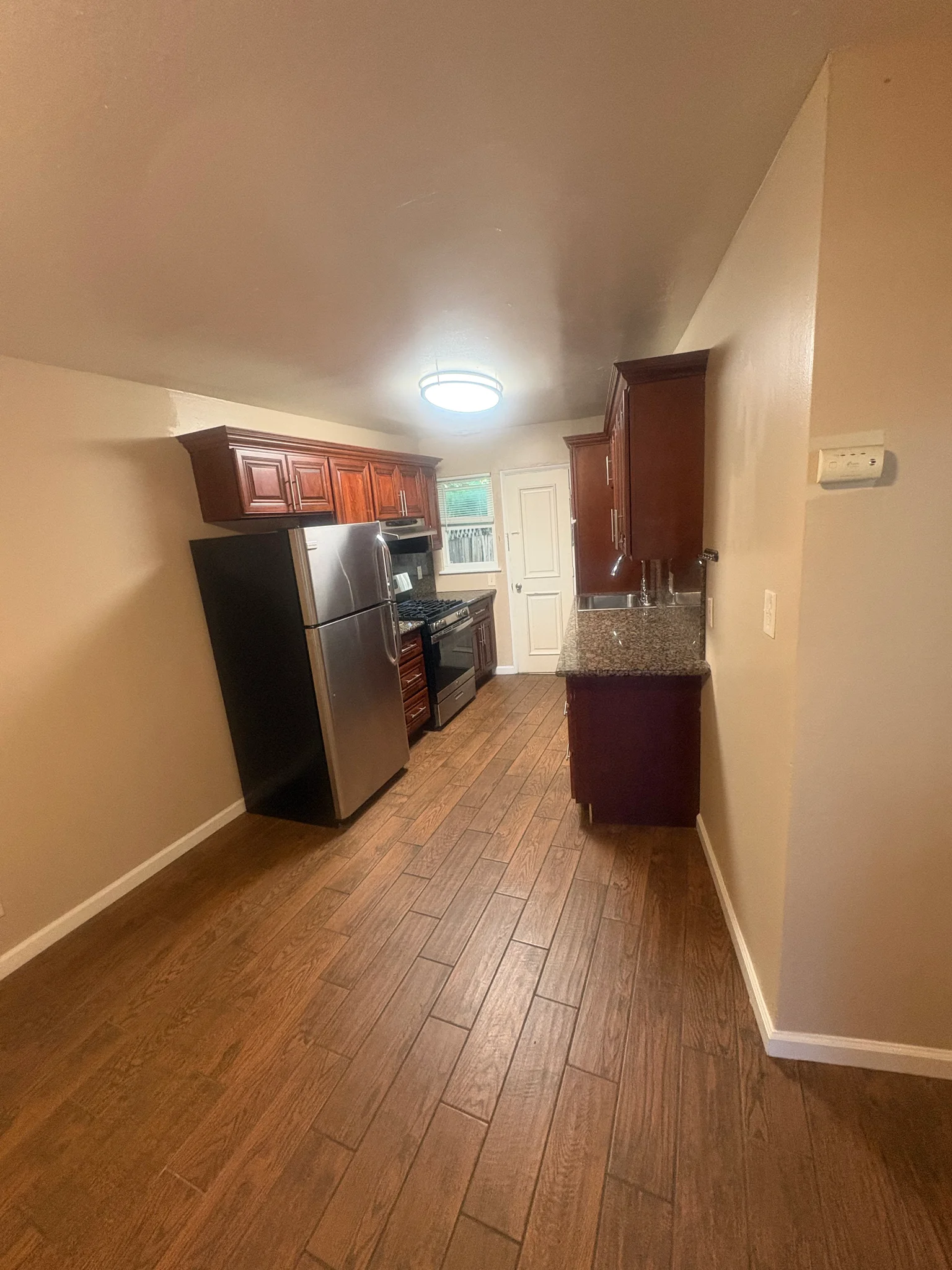961 Yerba Buena Ave Oakland, CA 94608 photo 2