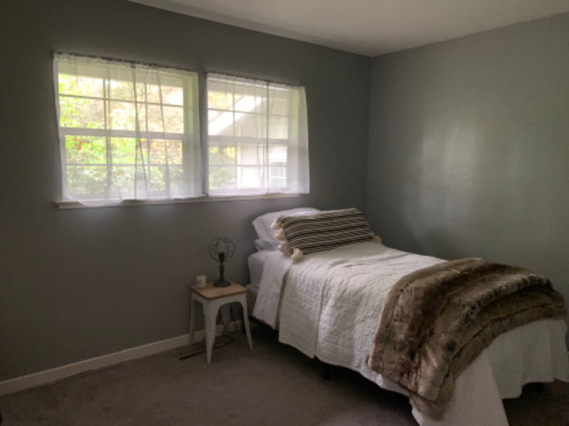 Room for Rent - Walk to Walnut Creek BART photo 4