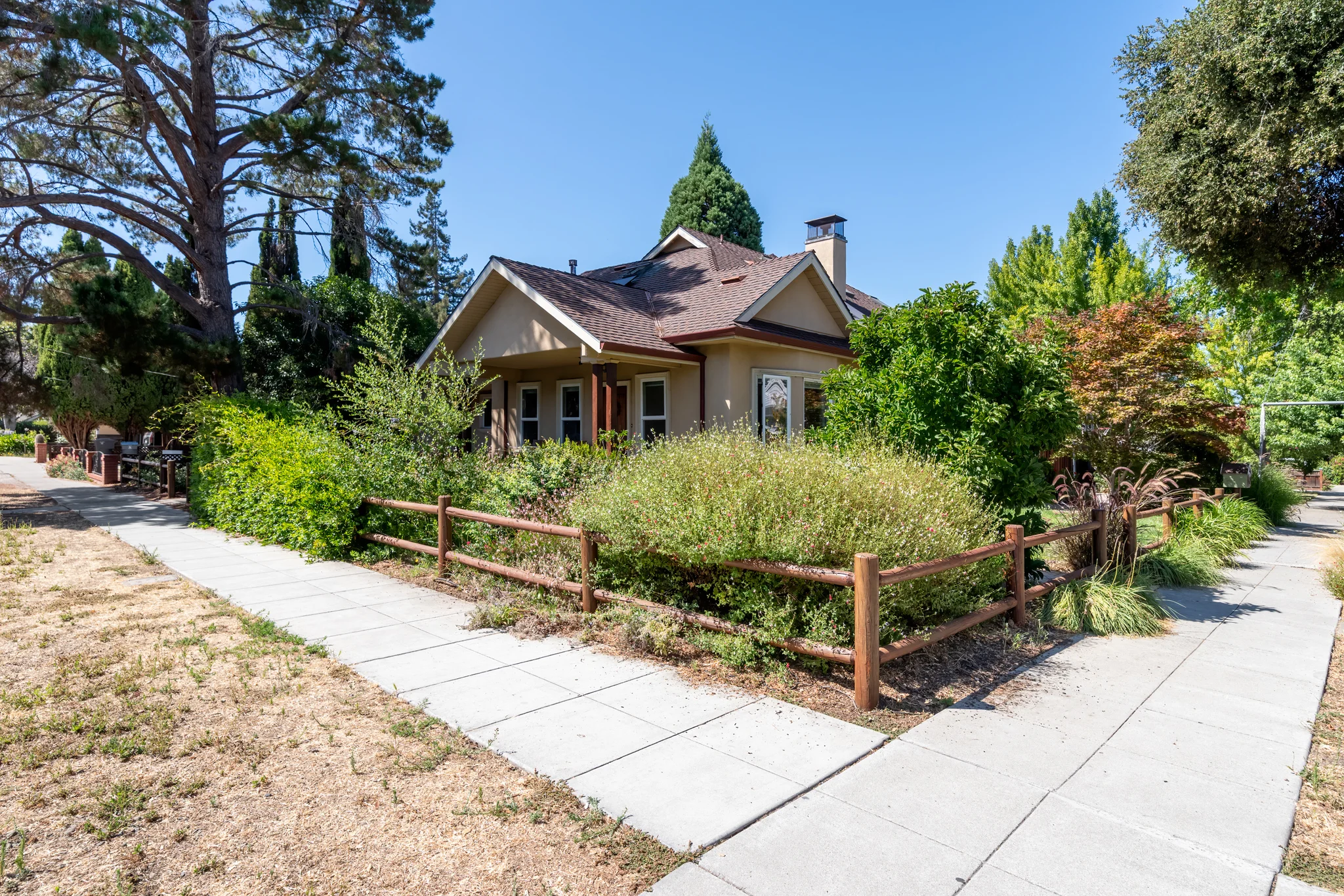596 Pettis Ave Mountain View, CA 94041 photo 2