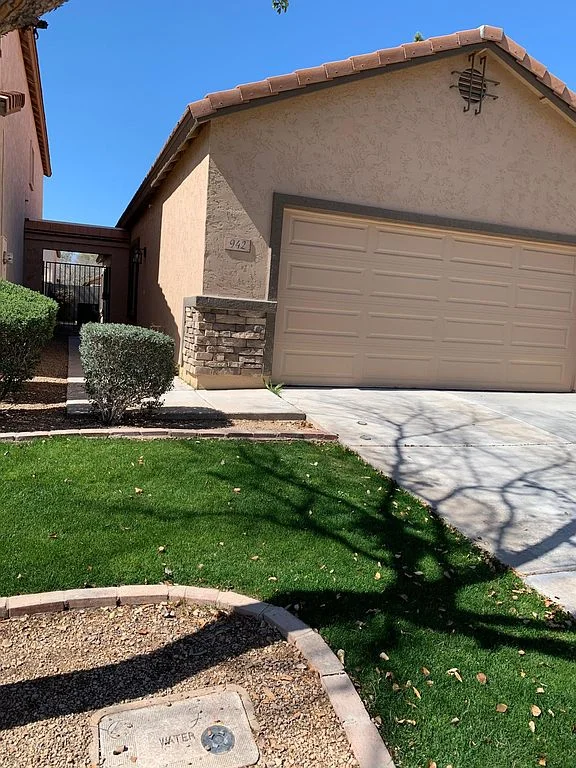 942 S Balboa Dr Gilbert, AZ 85296 photo 3
