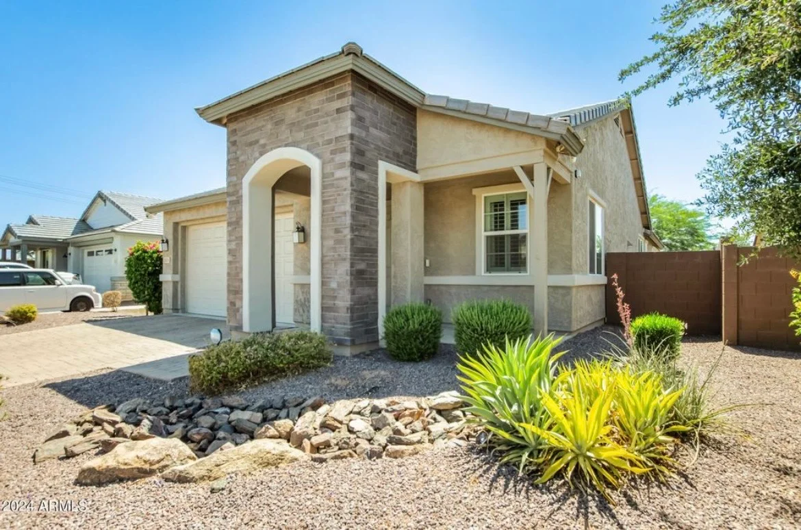 5024 N 84th Dr Glendale, AZ 85305 photo 2