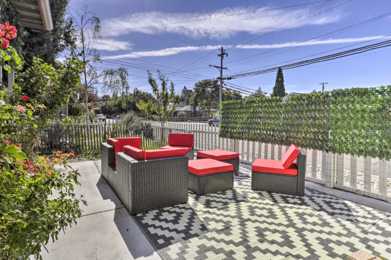 2BR/1BA Fully Furnished West Petaluma Home photo 3