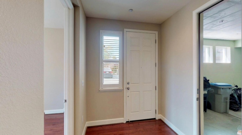 Private room for rent in Kentwood avenue with CUSD , safe neighborhood and amazing nearby facilities photo 4