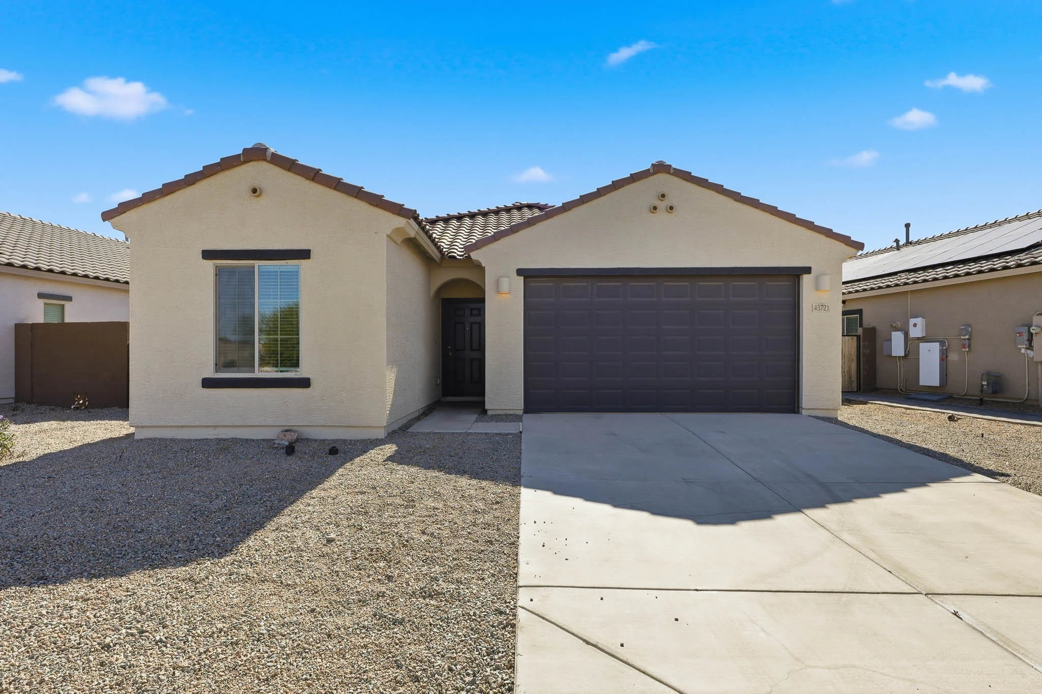 43721 W Acacia Ave photo 3