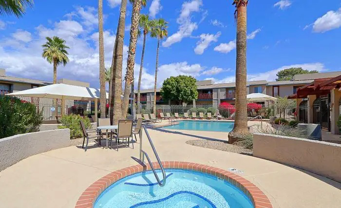 Great Location/Renovated  Condo in Scottsdale.  photo 2