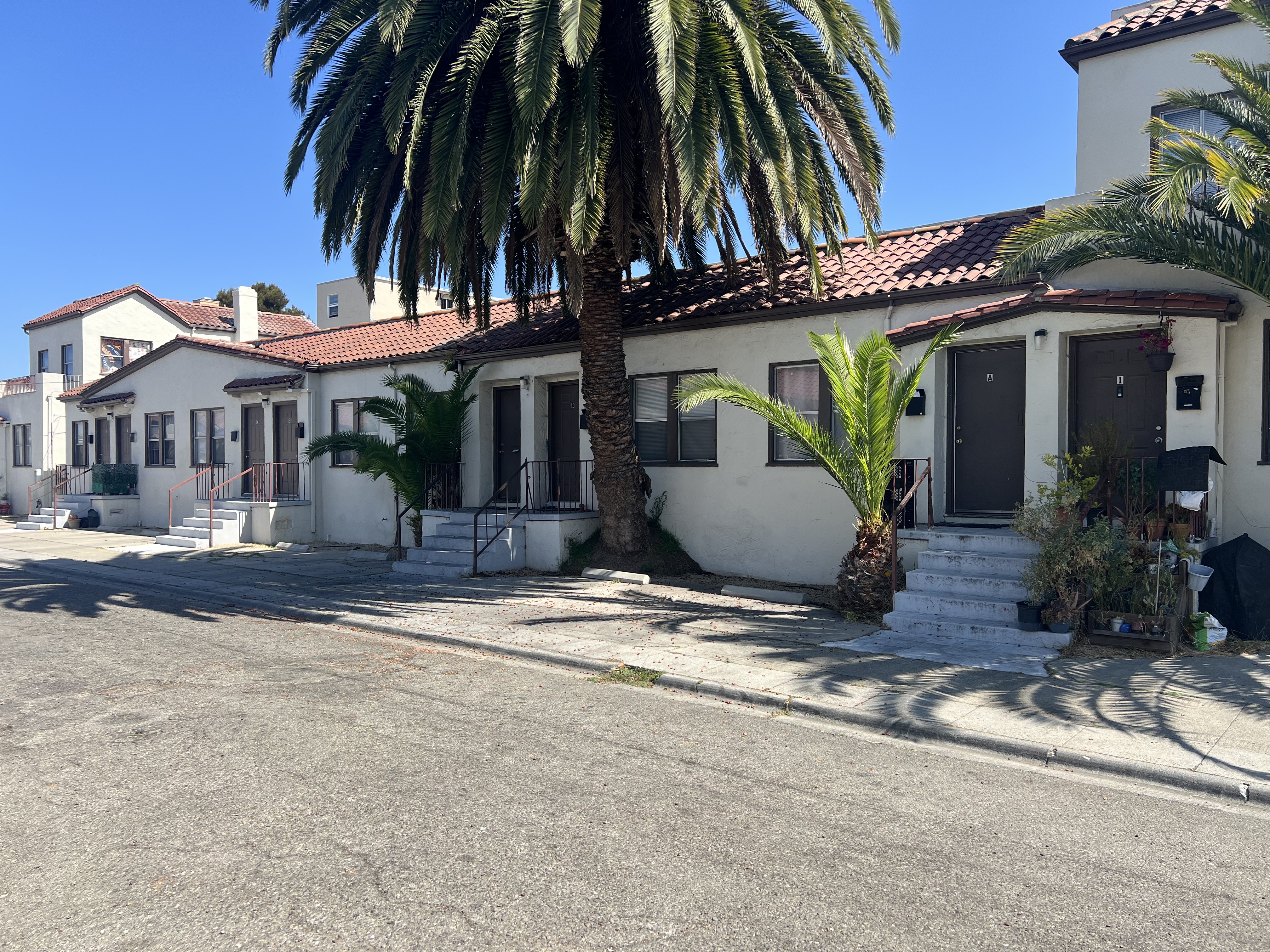 1729 Seminary Ave Oakland, CA 94621 photo 2