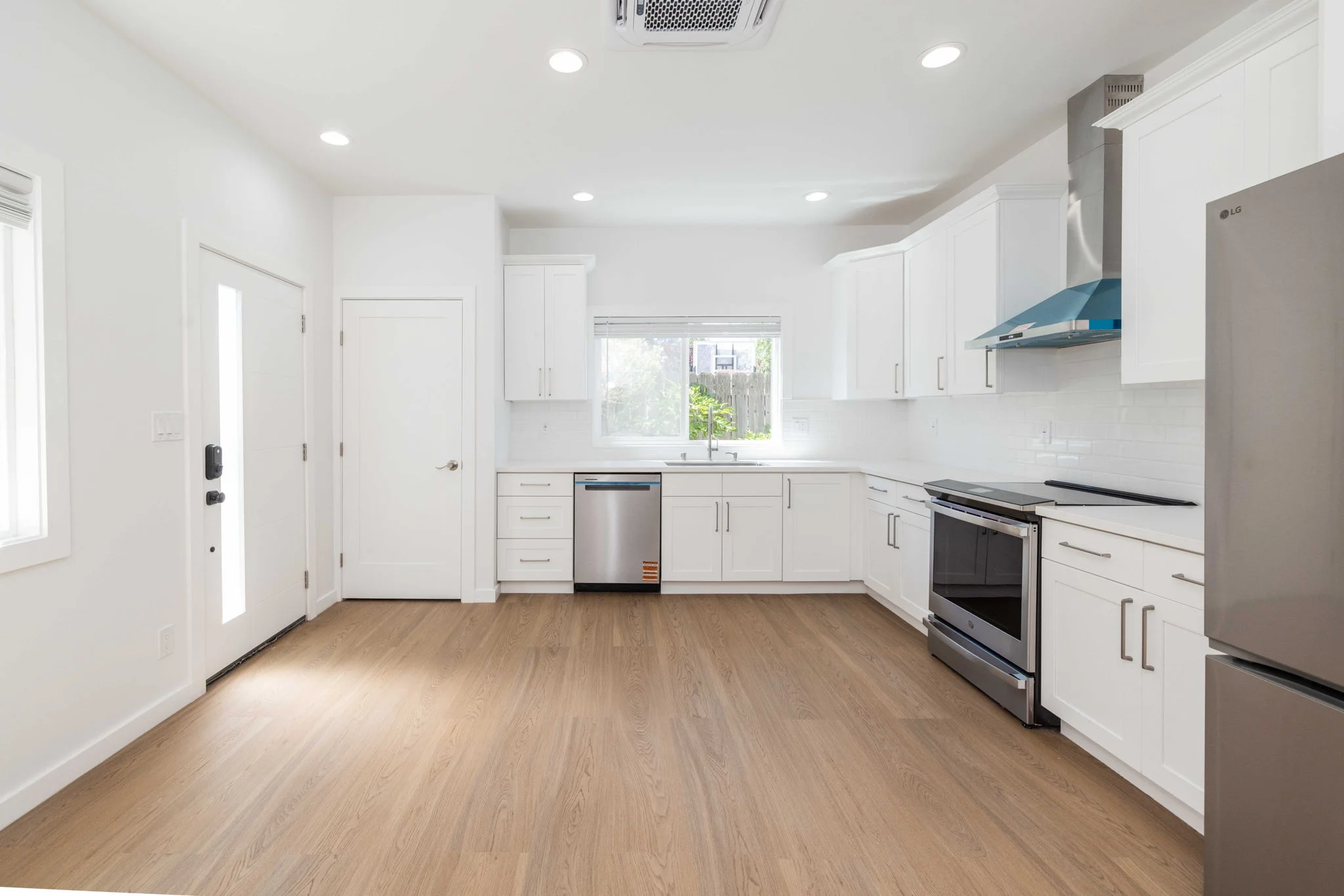 Newly Built Home in the Heart of Castro Valley photo 4
