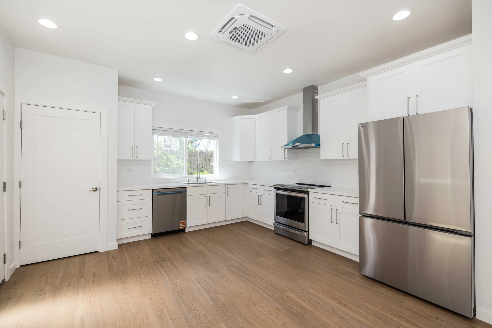 Newly Built Home in the Heart of Castro Valley photo 3