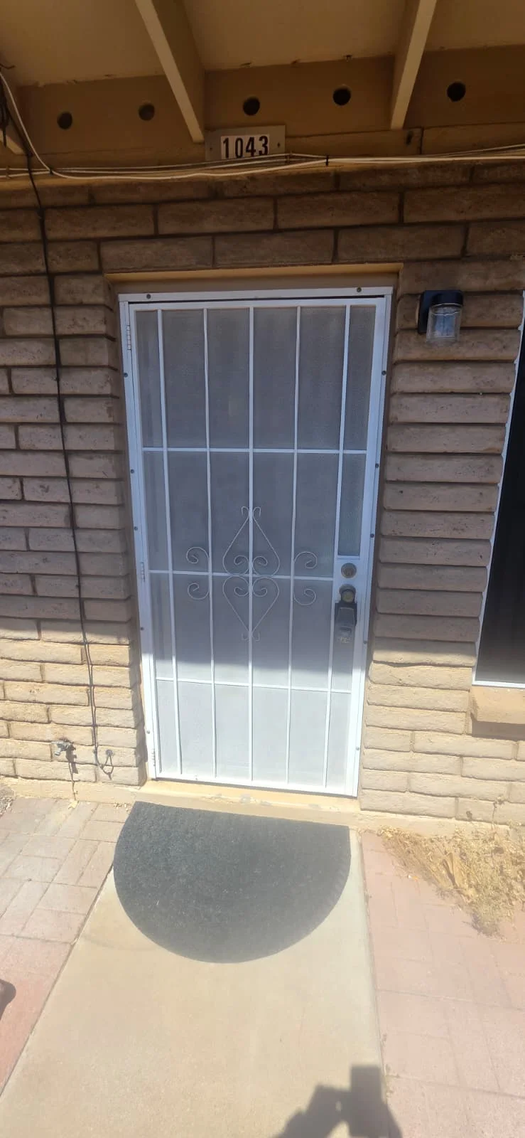 1043 N Mesa Dr  photo 2