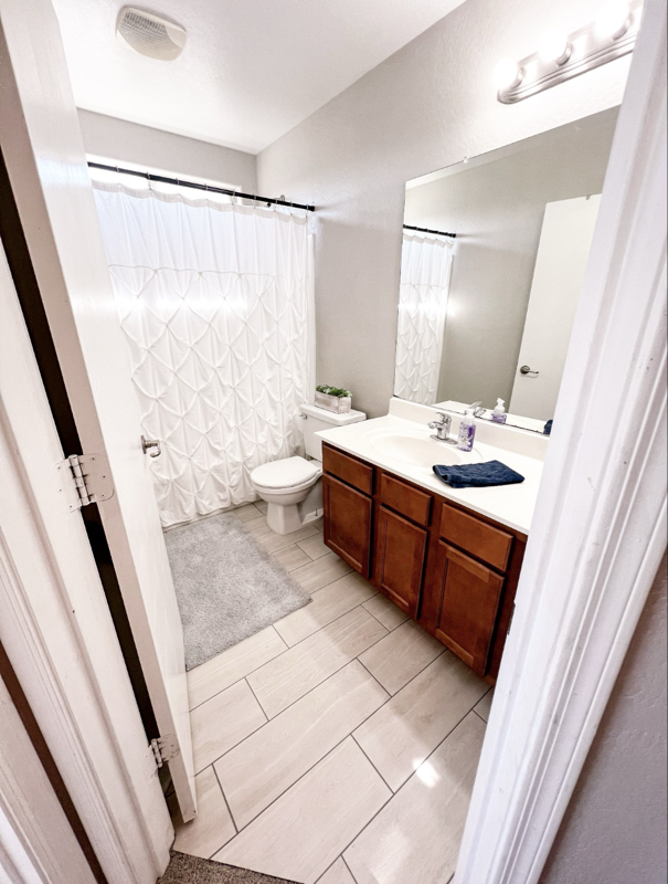 Private Room in Shared Household – Utilities Included photo 4