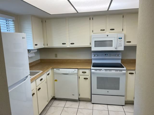 4150 E Cactus Rd Phoenix, AZ 85032 photo 3