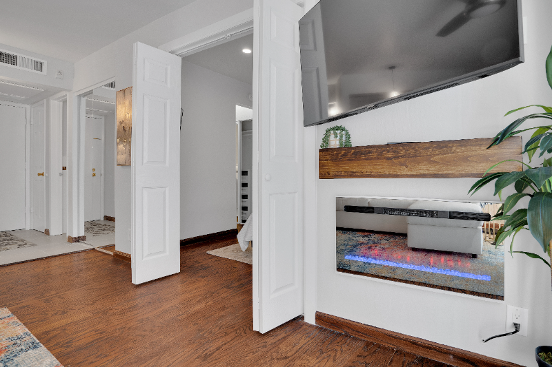 Unit 416 photo 2