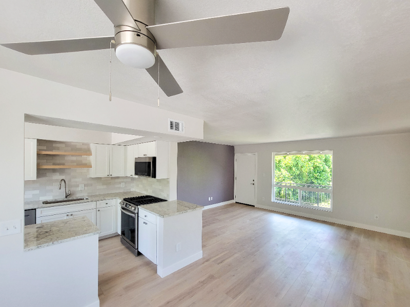 Spacious Phx Condo photo 3
