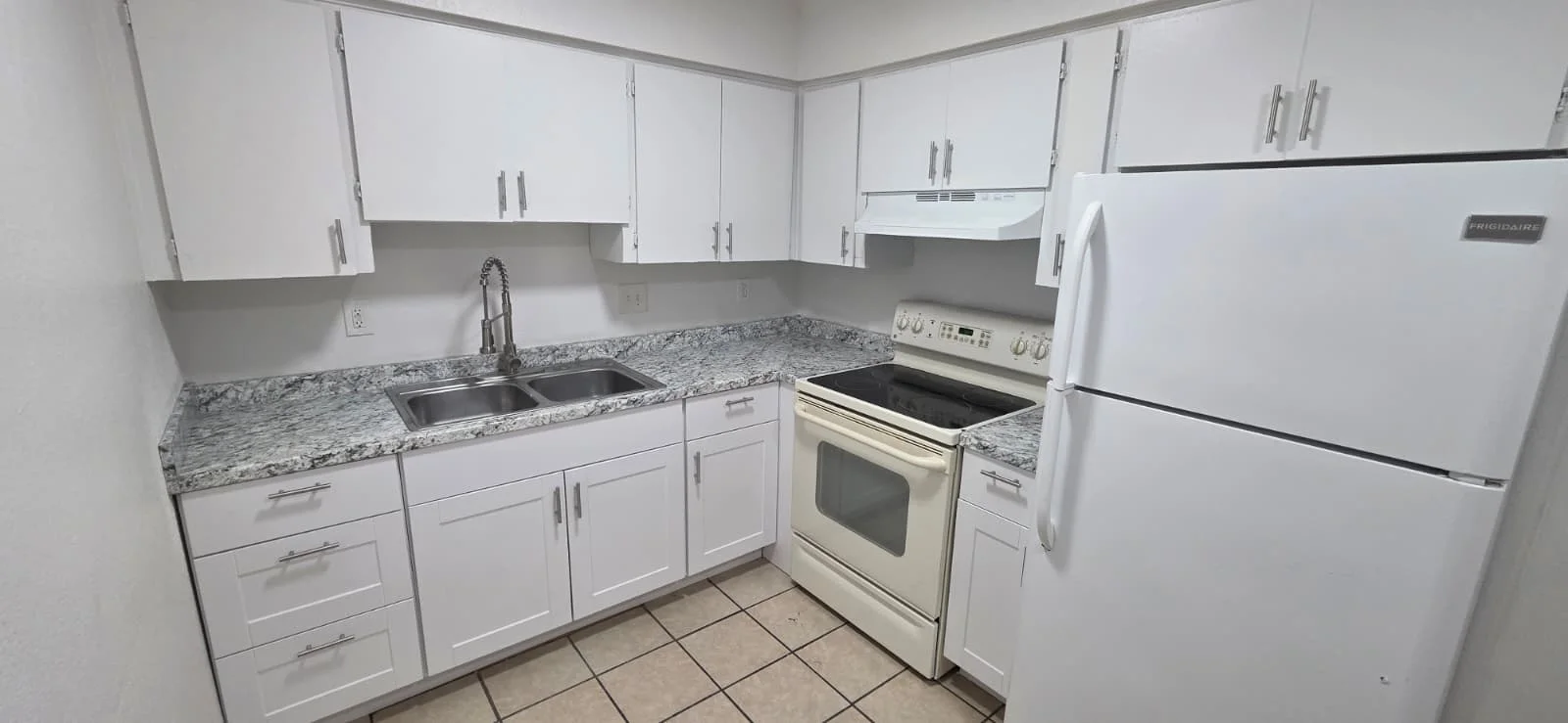 2308 E Broadway Rd unit 2310 B photo 3