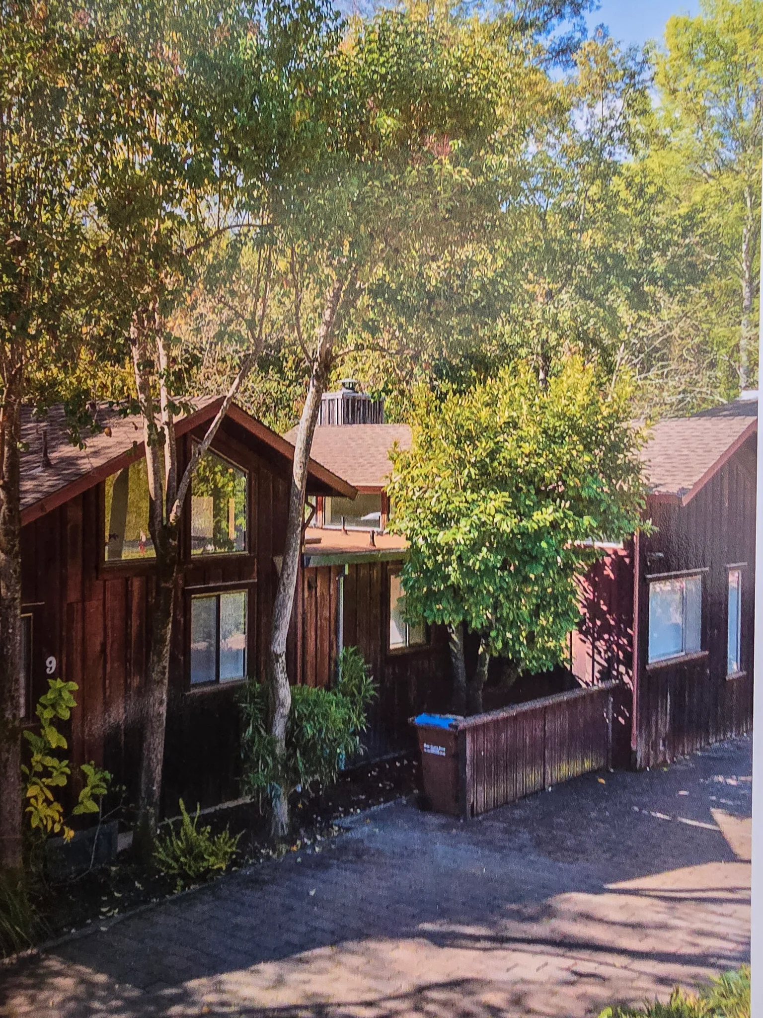 1BR/1BA Duplex on Hillside Auenue · Ross