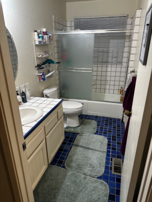 Rooms for rent in quite safe neighborhood house  photo 3