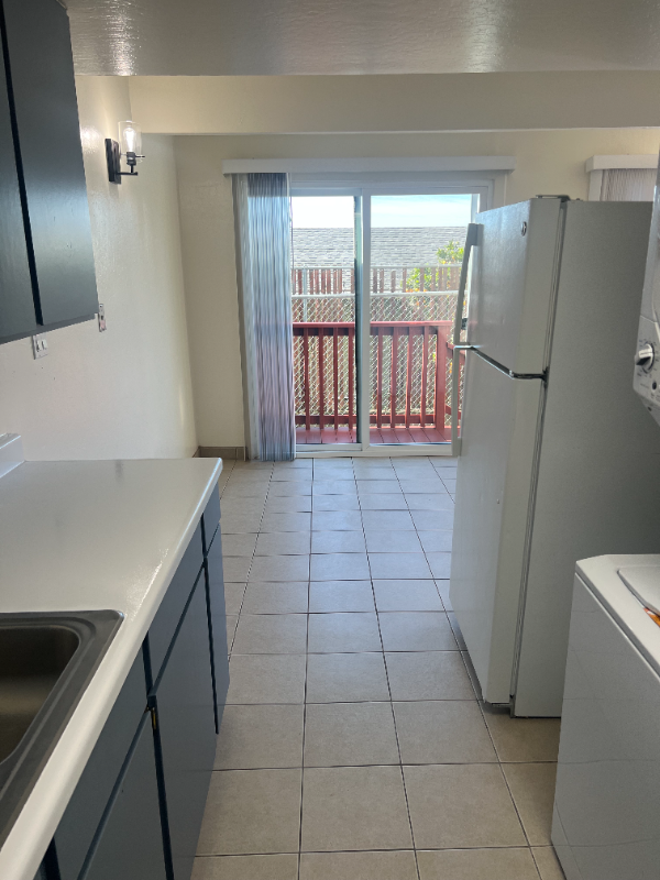 2BR / 1BA Two-Story Apartment – In-Unit Washer & Dryer photo 5