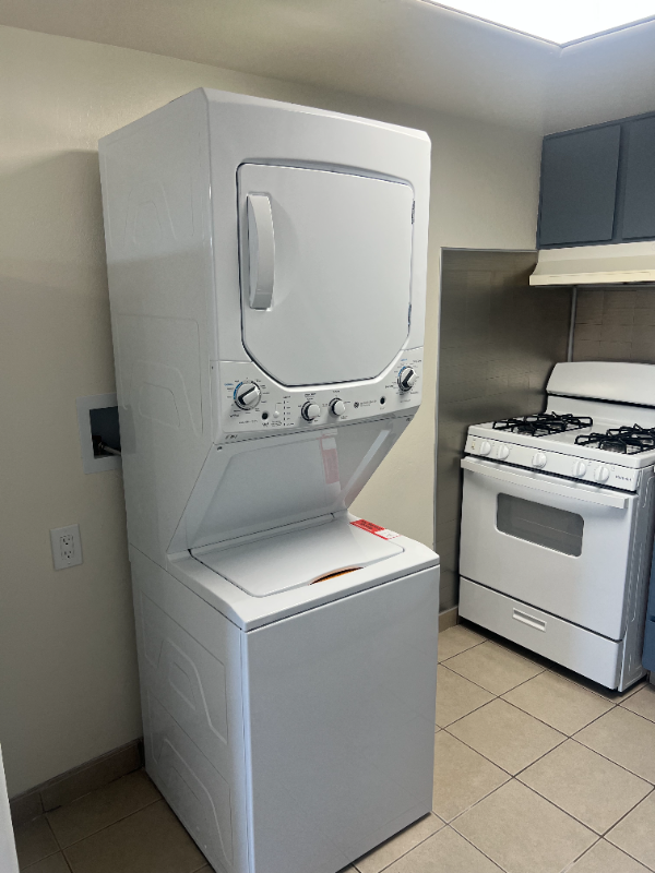 2BR / 1BA Two-Story Apartment – In-Unit Washer & Dryer photo 2