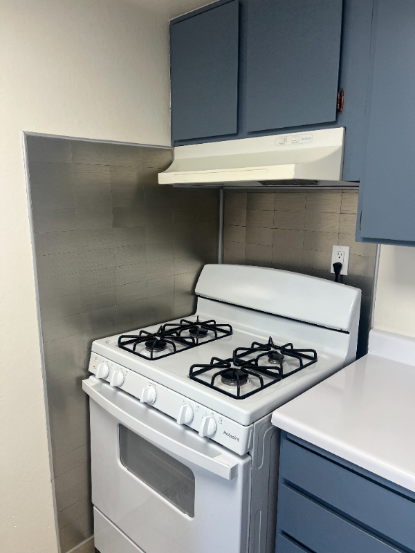 2BR / 1BA Two-Story Apartment – In-Unit Washer & Dryer photo 4