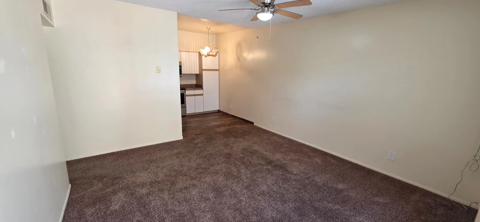 424 E Frost Cir  photo 2
