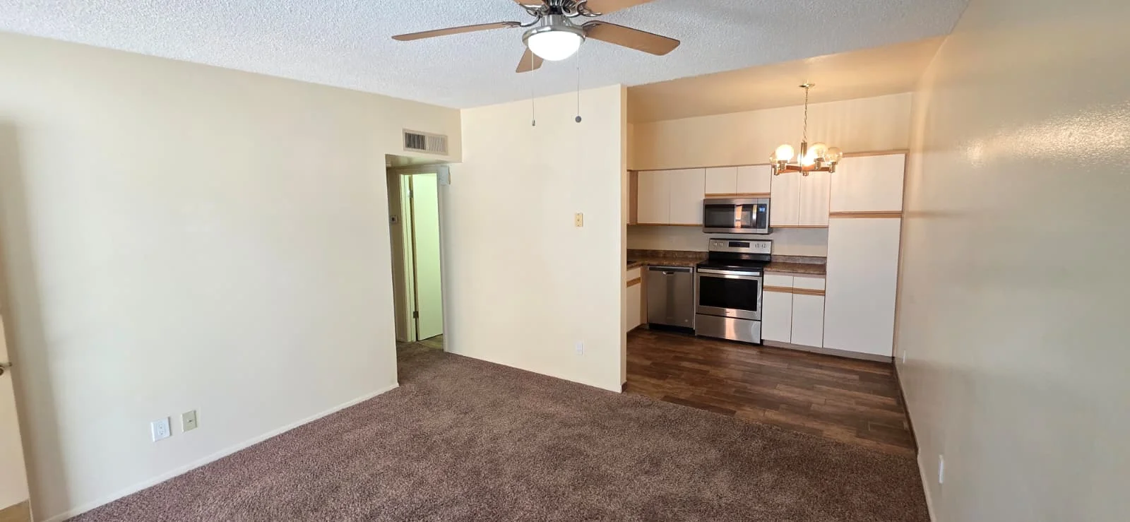424 E Frost Cir  photo 3