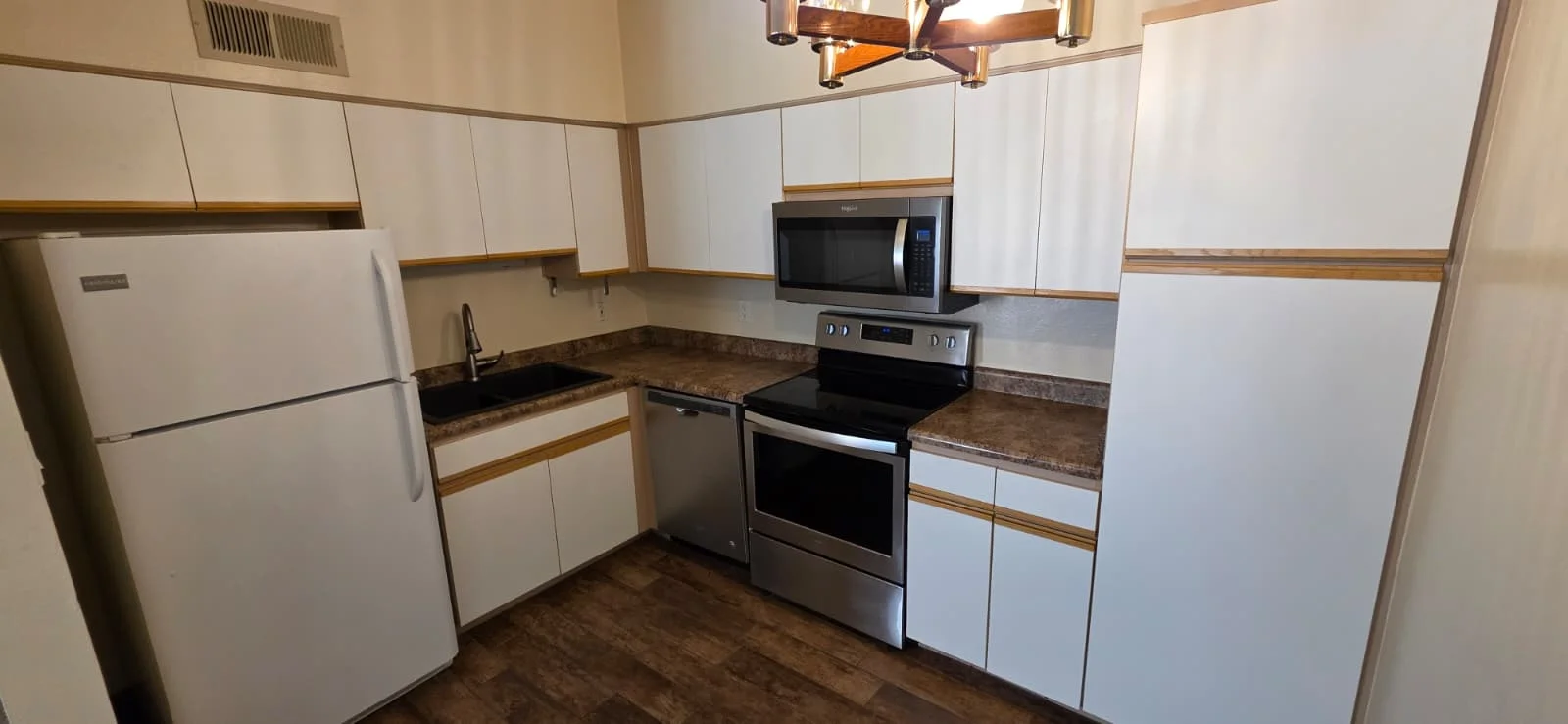 424 E Frost Cir  photo 4