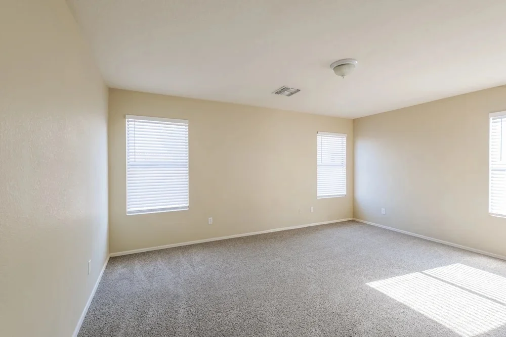 113 E Beth Dr Phoenix, AZ 85042 photo 2