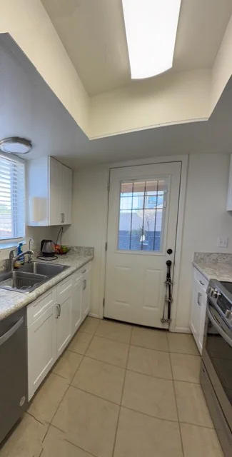 2 Bed /1.5 Bath/1,300sf 2-Story Mesa Duplex w/Private Rear Yard photo 5