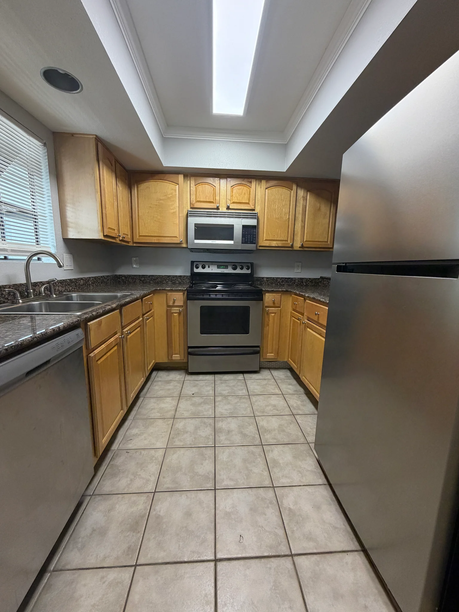 3420 W Danbury Dr Phoenix, AZ 85053 photo 3