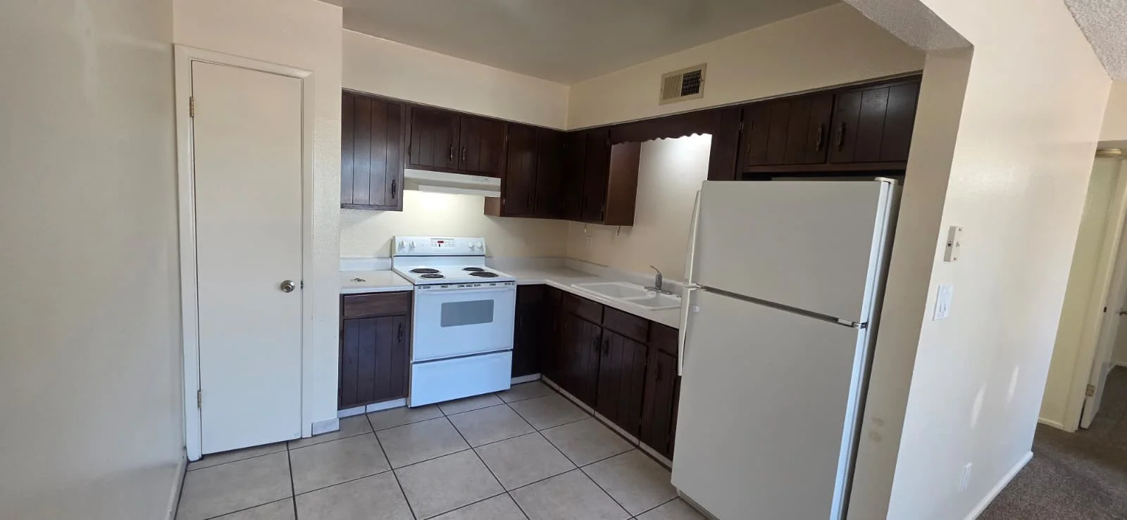 407 E Frost Cir photo 4
