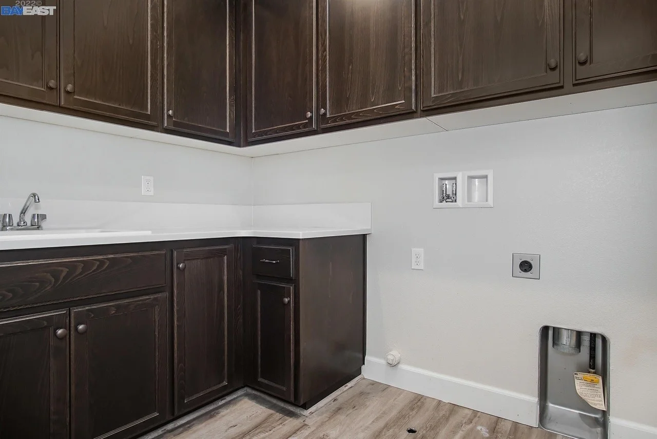 BRAND NEW HOME FOR RENT photo 3