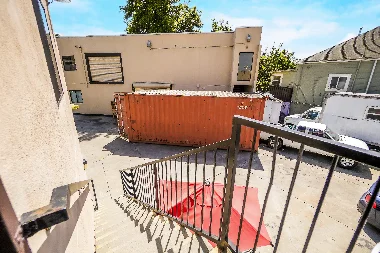1092 Calcot Pl Oakland, CA 94606 photo 3