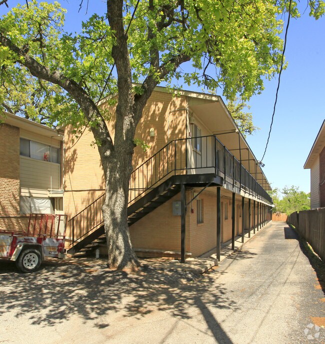The Avalon Apartments photo 2