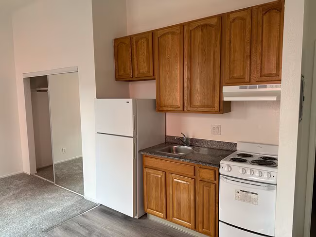 1156 Sutter Street, San Francisco, CA 94109 photo 2