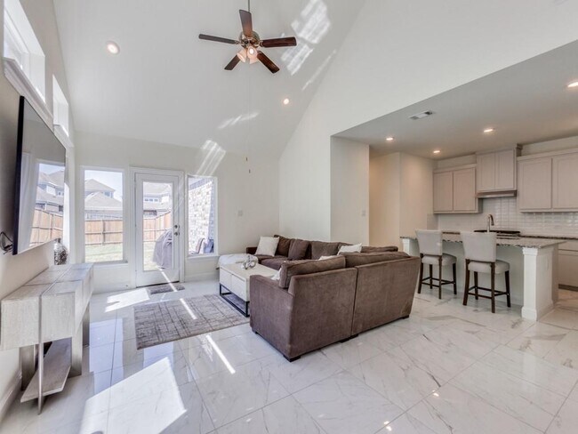 337 Gleneagles Dr Garland, TX 75040 photo 5