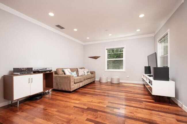 2667 San Carlos Ave San Carlos, CA 94070 photo 4