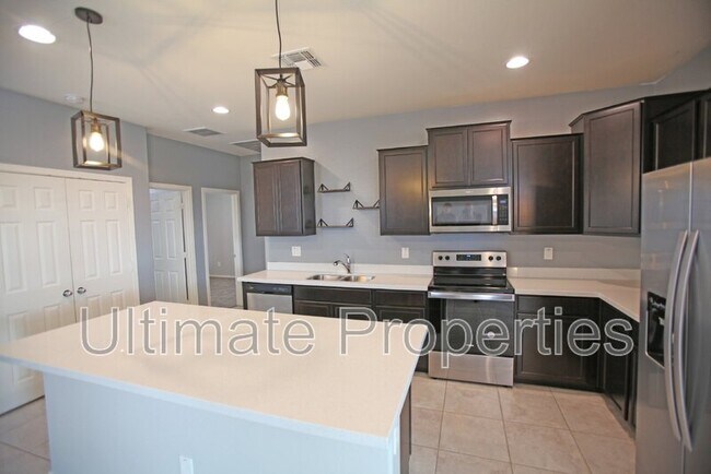 17591 W Jessie Ln Surprise, AZ 85387 photo 3