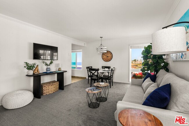457 Coast Blvd San Diego, CA 92037 photo 5