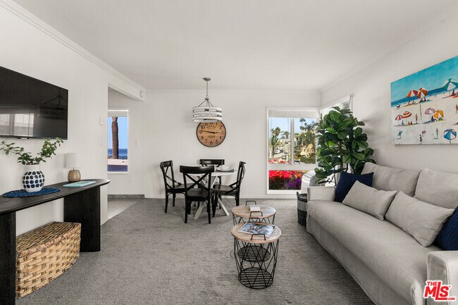 457 Coast Blvd San Diego, CA 92037 photo 4