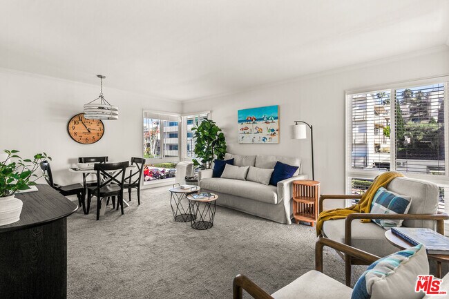 457 Coast Blvd San Diego, CA 92037 photo 3