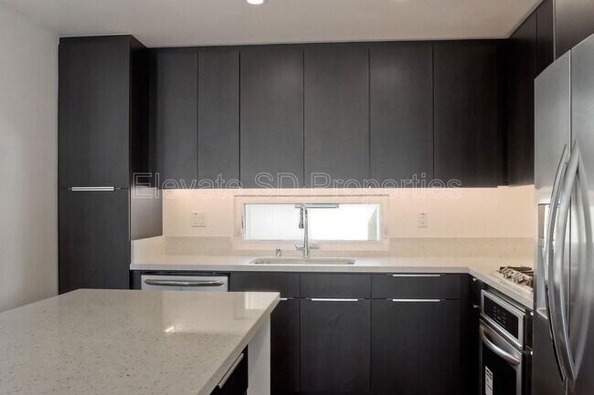 2856 C St San Diego, CA 92102 photo 2