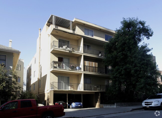1580 Madison photo 3
