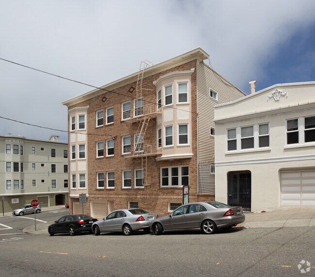 1695 Filbert Street, San Francisco, CA 94123 photo 2