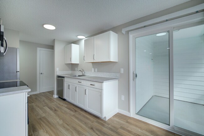13737 32nd Ave NE Seattle, WA 98125 photo 4