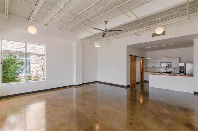 2401 E 6th St Austin, TX 78702 photo 2