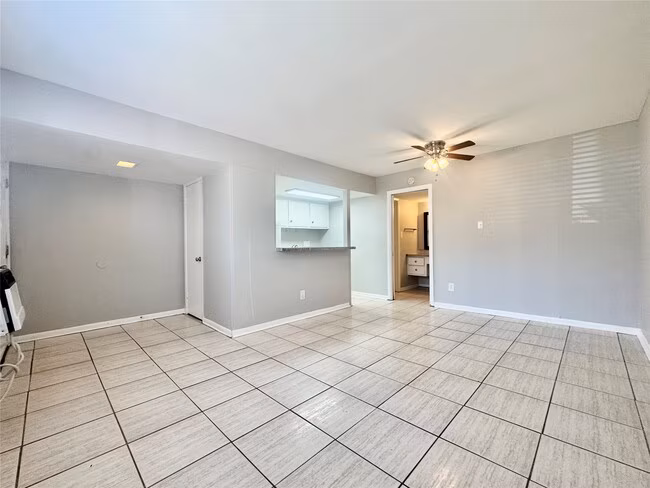 Sul Ross Apartments photo 3