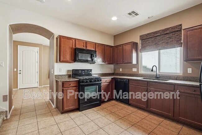 2947 N Evergreen St Buckeye, AZ 85396 photo 3