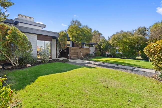 4156 South Better Drive, Dallas, TX 75229 photo 3