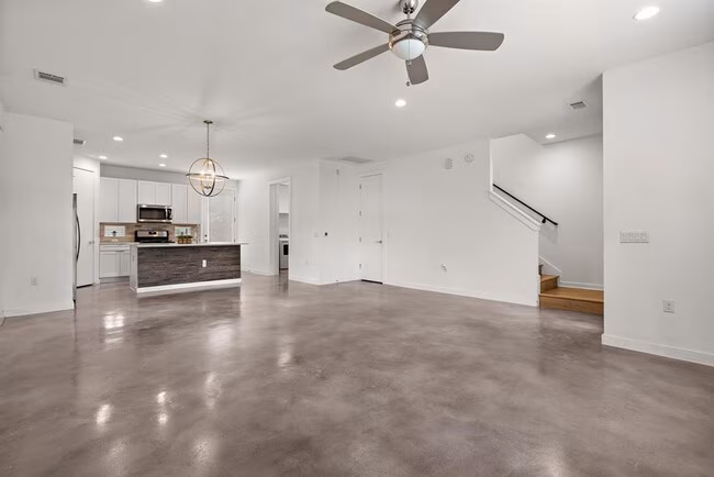 6404 Porter St Austin, TX 78741 photo 5