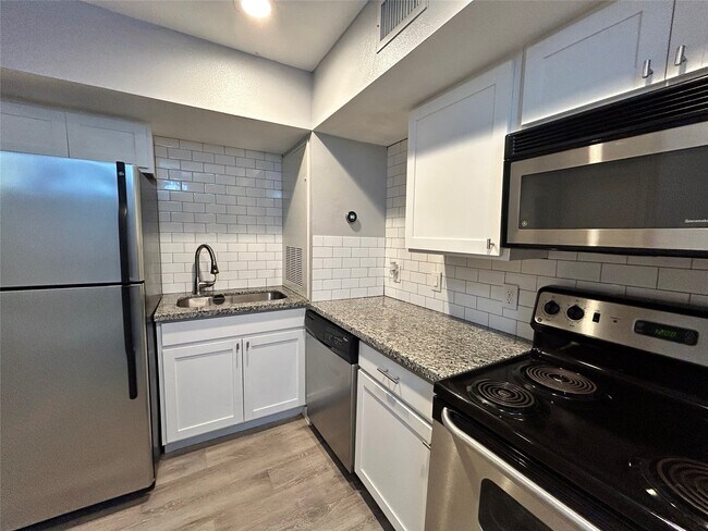2807 Beauchamp photo 5
